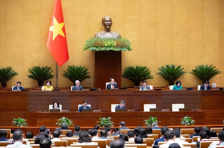 Đại biểu Quốc hội tỉnh Thái Nguyên phát biểu thảo luận về kết quả thực hiện kế hoạch phát triển kinh tế - xã hội